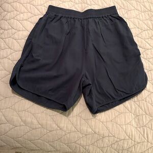 NWOT Tradlands Glenn Long Shorts